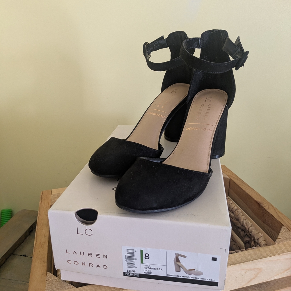 LC Lauren Conrad Black Heeled Sandals